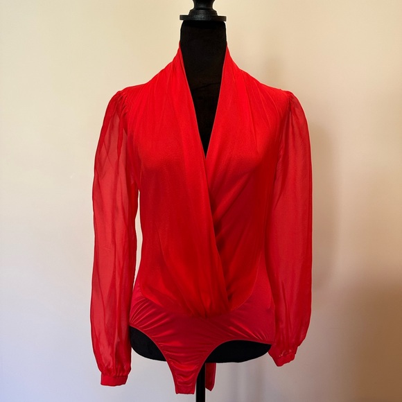 Marciano Vibrant Red Top - Picture 3 of 6